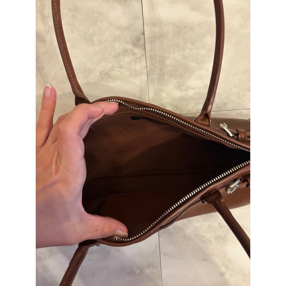House Of Harlow Autumn Brown Vegan Leather Shoulder Bag Purse NWT Baguette - Picture 6 of 9